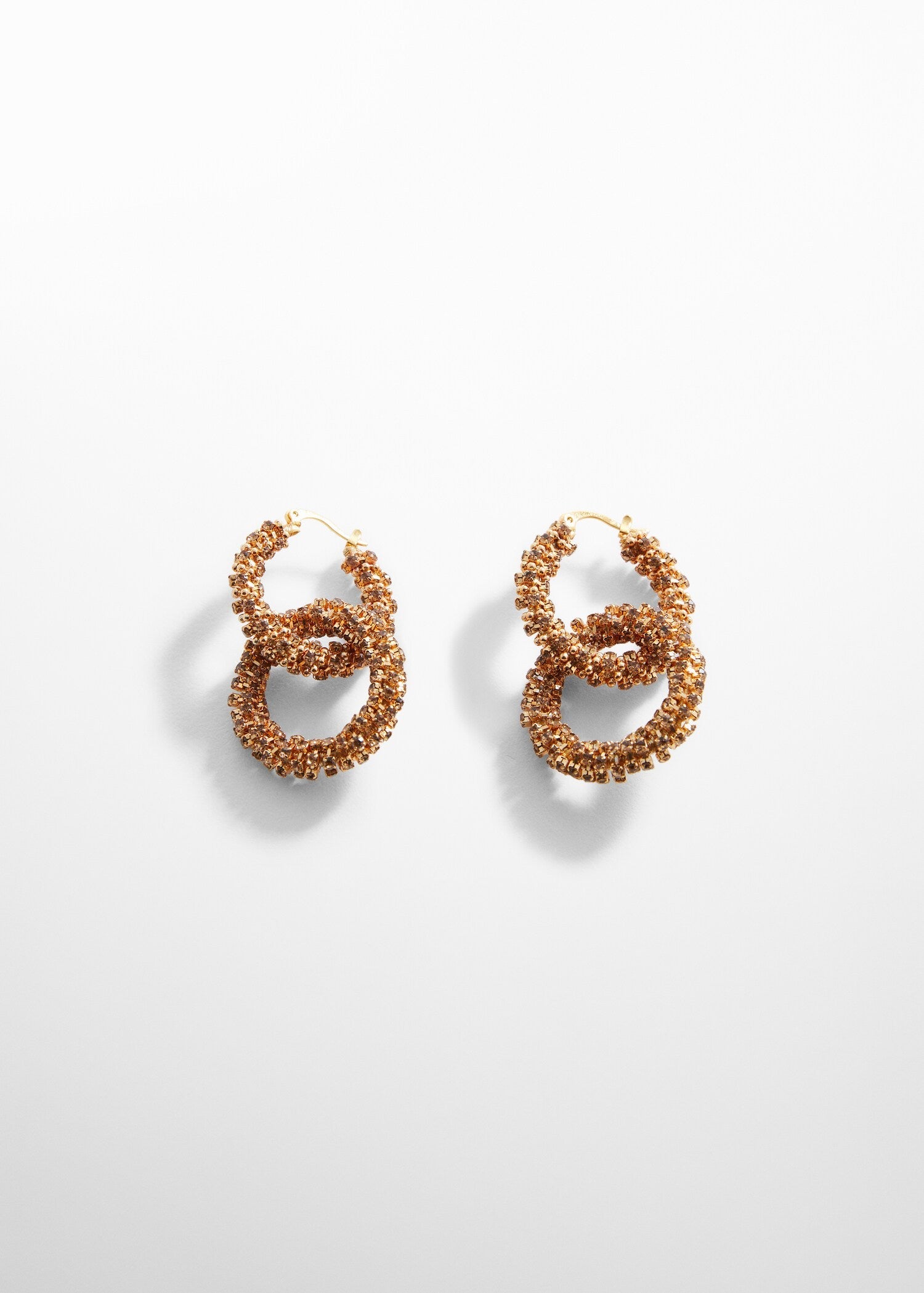 Intertwined hoop earrings