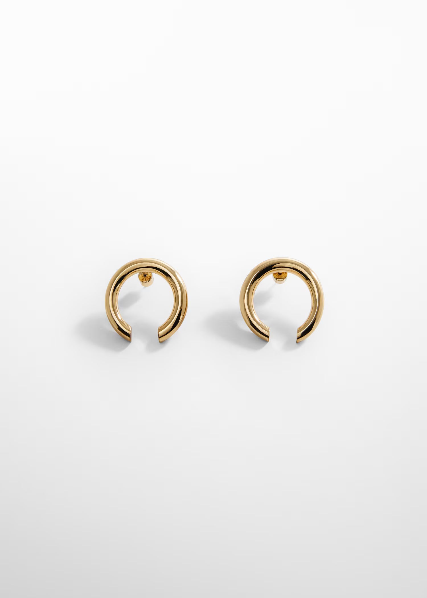 Open circular earrings